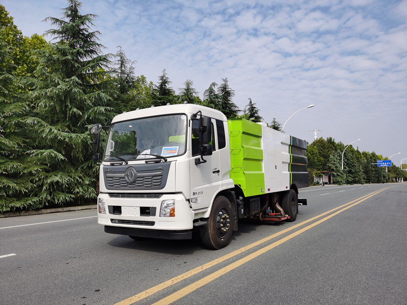 東風(fēng)天錦吸塵車(chē)國(guó)VI