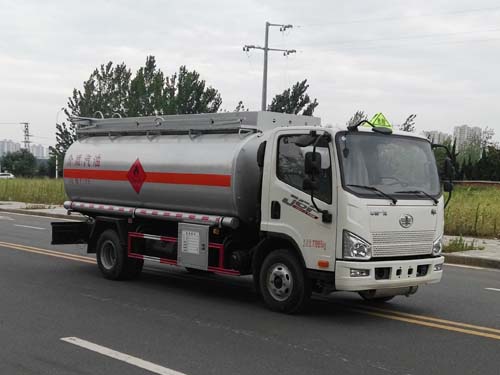 解放J6F單橋10.1方加油車
