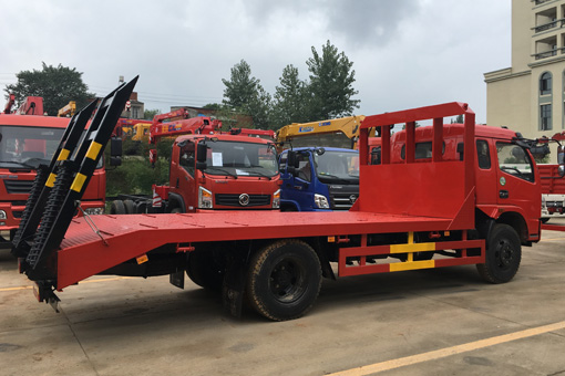 國(guó)五東風(fēng)福瑞卡單橋平板車