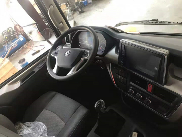 東風(fēng)華神DV5前四后八隨車(chē)吊全新上市